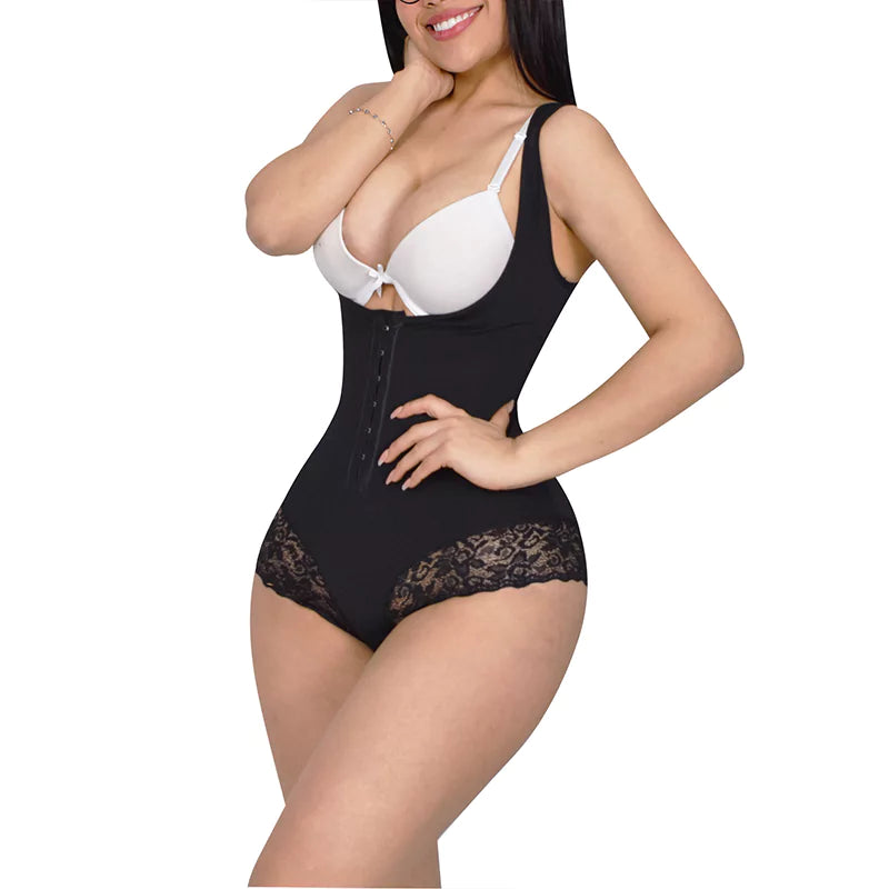 Body premium con encaje discreto y soporte abdominal