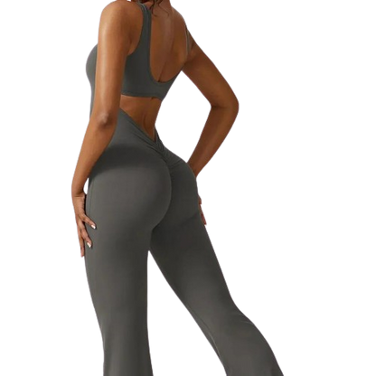 Mono gris elástico con diseño espalda descubierta y fruncido posterior – estiliza y realza